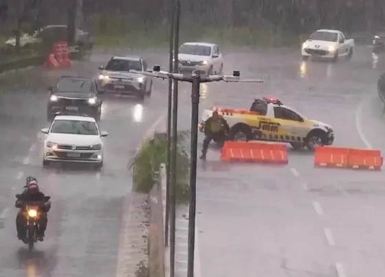 Chuva causa interdição da Marginal Botafogo, Independência e Jamel Cecílio