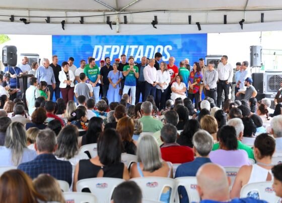 População da cidade de Goiás recebe serviços do Deputados Aqui
