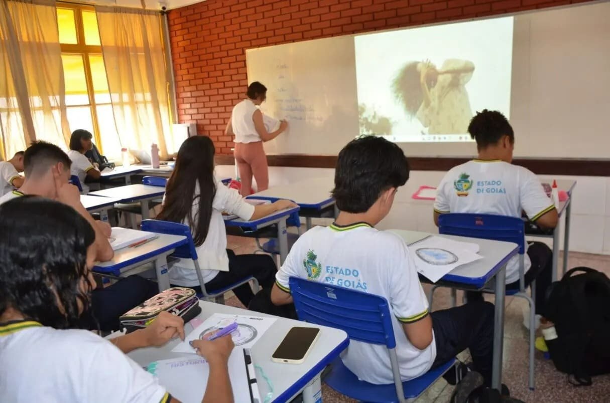 Professores da rede estadual de ensino terão reajuste de 5,4%