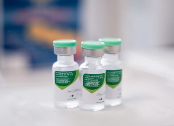 Saúde convoca jovens de 15 a 19 anos para vacinação contra o HPV em Goiás