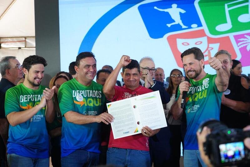 Deputados Aqui leva serviços e cidadania a Cidade Ocidental